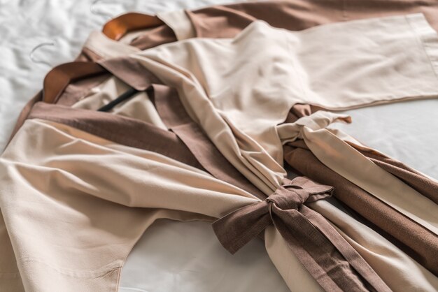 Sekrety ponadczasowej elegancji: jak klasyczne elementy garderoby mogą odmienić Twój styl