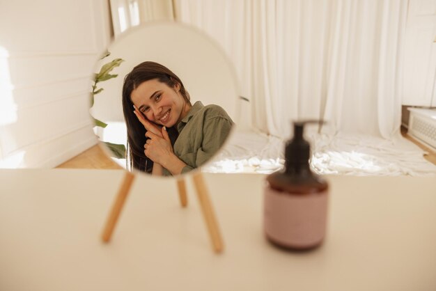 Jak pielęgnacja skóry może wpłynąć na Twoje samopoczucie?